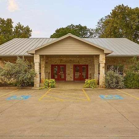 Fredericksburg Inn And Suites Exterior foto